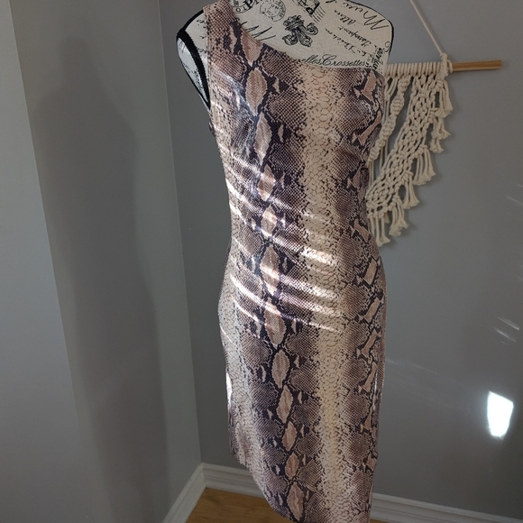 Vintage y2k Bebe snakeskin asymmetrical one shoulder mini dress - Picture 2 of 10